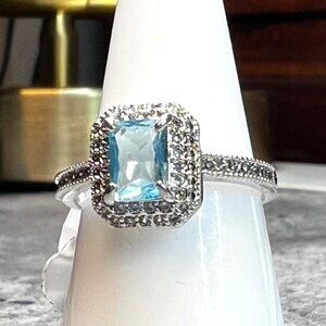Ring Bomb Party Ring, NWOT, size 7, blue green  gemstone, silver color band, CZ